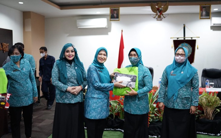 FGD Pelaksanaan Kampung Tematik Pemanfaatan Berciri Khas (Peracik) PKK di Hotel Santika Bengkulu,  Selasa (27/9/2022). 