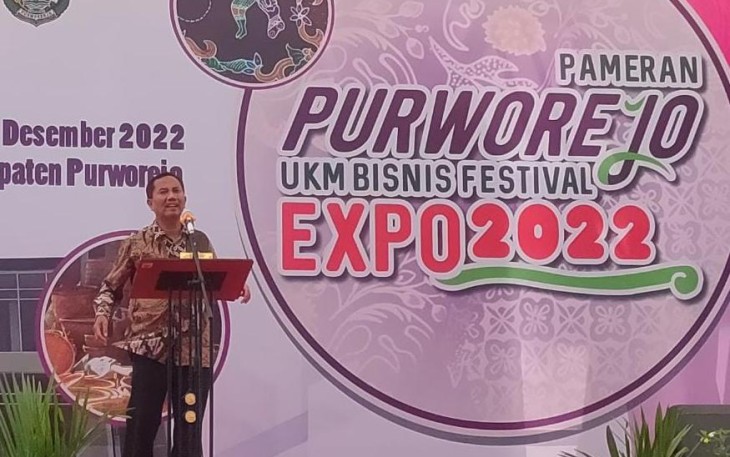 Asisten Deputi Pengembangan Rantai Pasok Usaha Mikro Deputi Bidang Usaha Mikro Kementerian Koperasi dan UKM (KemenKopUKM) Sutarmo yang mewakili Deputi Bidang Usaha Mikro dalam sambutannya pada acara pembukaan Purworejo UKM Bisnis Festival & Expo 2022, di Alun-alun Purworejo beberapa hari yang lalu.