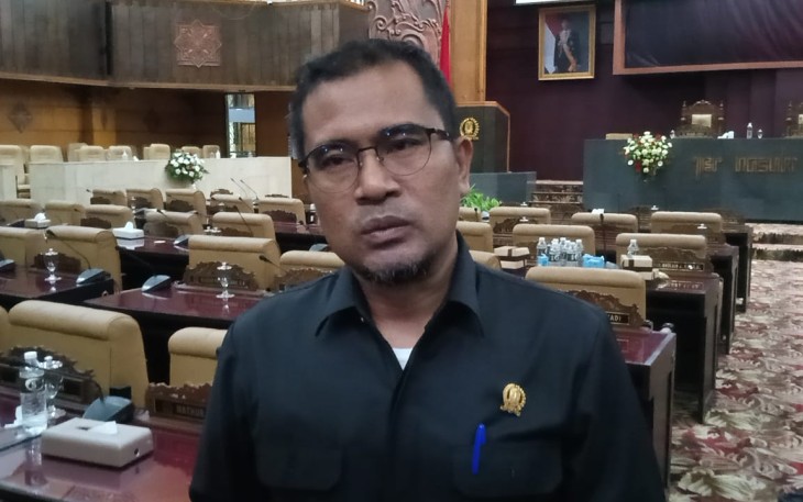 Anggota Fraksi PKS,PBB, Hanura DPRD Jawa Timur Mathur Husairi