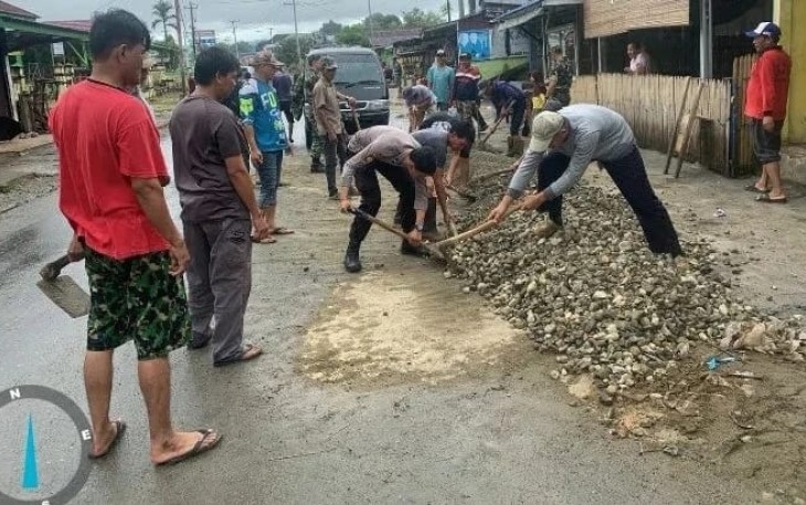 Tripika Kaur Utara saat Gelar Gotong Royong bersihkan Lingkungan