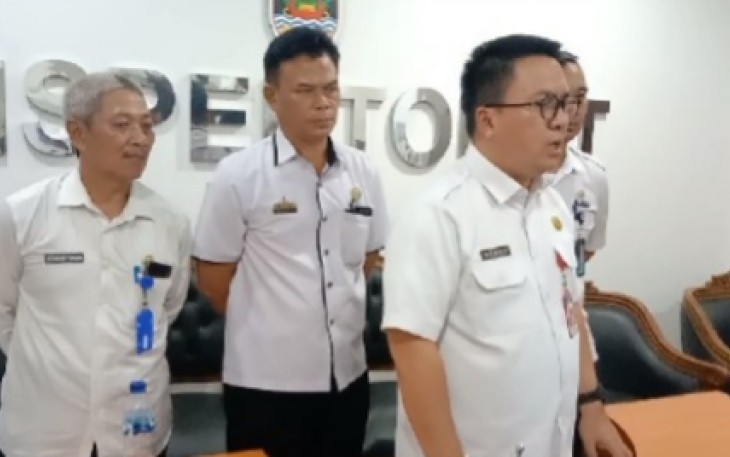 Henry Dunan saat Konferensi Pers, Kamis, (29/12/2022) Kemarin, di kantor Inspektorat, Komplek Pemda.