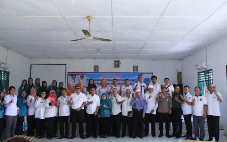 Tim lPembinaan dan Penilaian Kecamatan Terbaik Kabupaten Labuhanbatu Tahun 2022, saat mengunjungi Kecamatan Bilah Hulu, di Aula Kantor Camat, Rabu (27/07/2022).