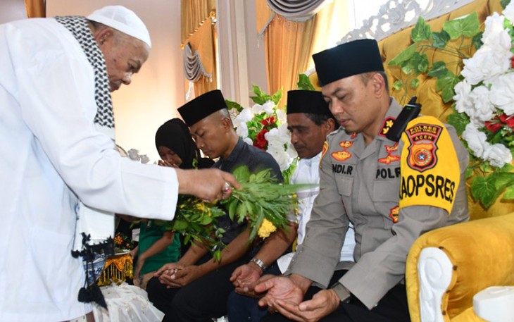 Abu Paya Pasi saat Peusijuk Pj Bupati Aceh Timur, Kapolres serta Dandim