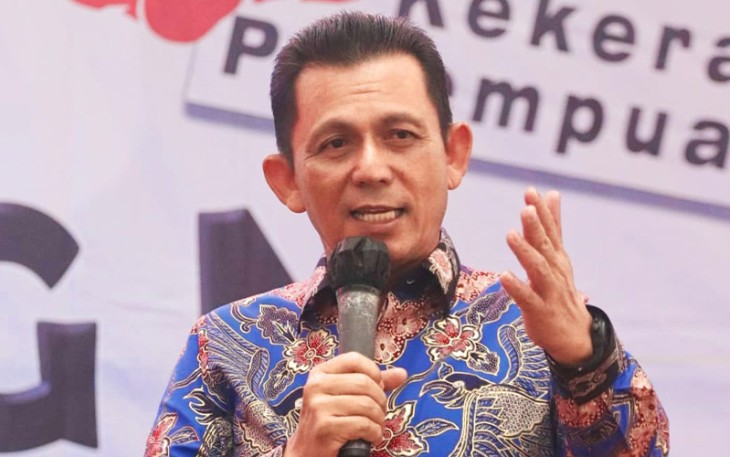 Gubernur Prov Kepri Ansar Ahmad saat memberikan penjelasan