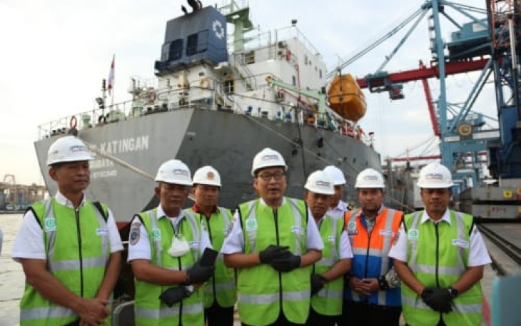 Dirjen Perhubungan Laut saat Tinjau Kesiapan Penerapan Penggunaan On-Shore Power Supply di Pelabuhan Tanjung Priok