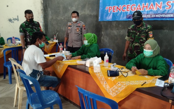  Monitoring Vaksinasi di Desa Pacarmulyo