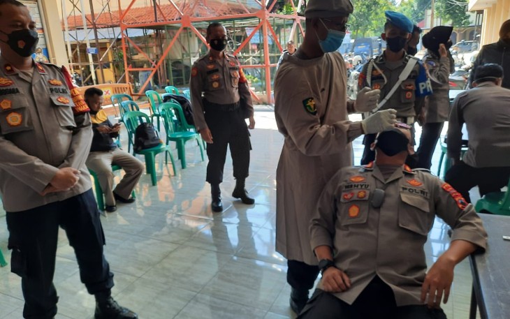 Ratusan personil Polres Pekalongan Kota, jalani tes Swab 