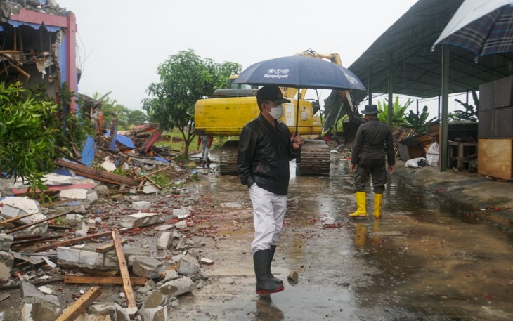 Sisa bangunan di LI akhirnya dirobohkan 