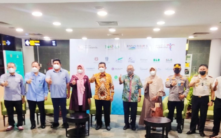 Penyambutan wisman Singapore, oleh Gubernur Kepri