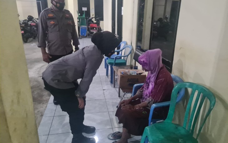 Seorang wanita paruh baya yang diduga ODGJ diamankan Polisi 