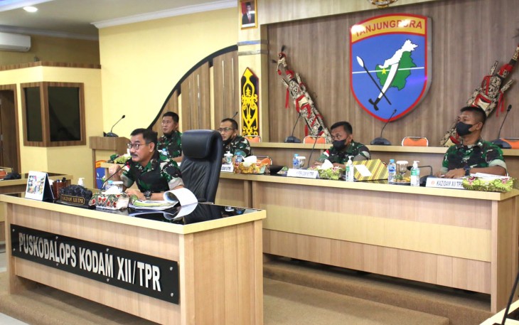 Terima Paparan Renlakgiat TMMD, Pangdam XII/Tpr : Jaga Kualitas dan Patuhi Protokol Kesehatan
