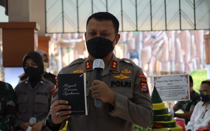 Kapolda Banten Launching Buku Menjadi Manusia Bijaksana