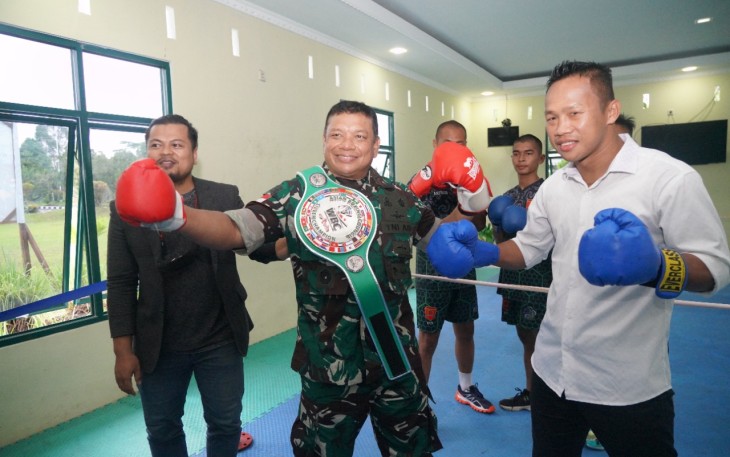 Danrem 121/Abw Bangga Kenakan Sabuk Kejuaraan Dunia