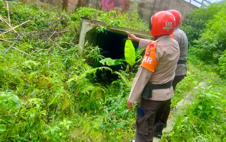 Tim SAR Satbrimob Polda Jabar Cek Saluran Gorong 