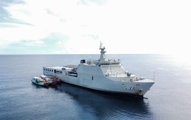 KRI Banjarmasin-592 Laksanakan Pemeriksaan dan Penggeledahan