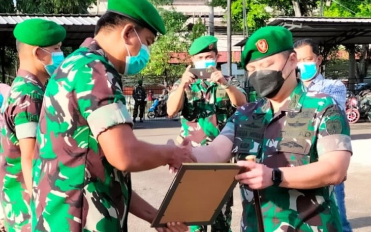 Terima Reward dari Dandim 0502/JU, Peltu Darto