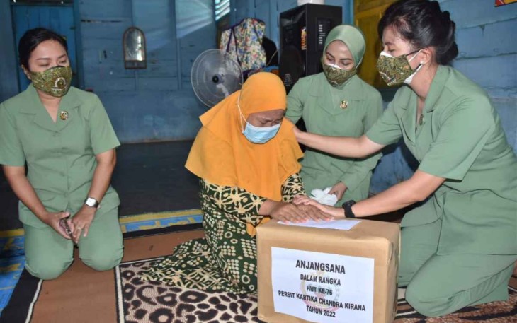 Sambut HUT Persit Ke-76,  Ketua Persit Koorcabrem 023 PD I/BB Sambangi Warakawuri