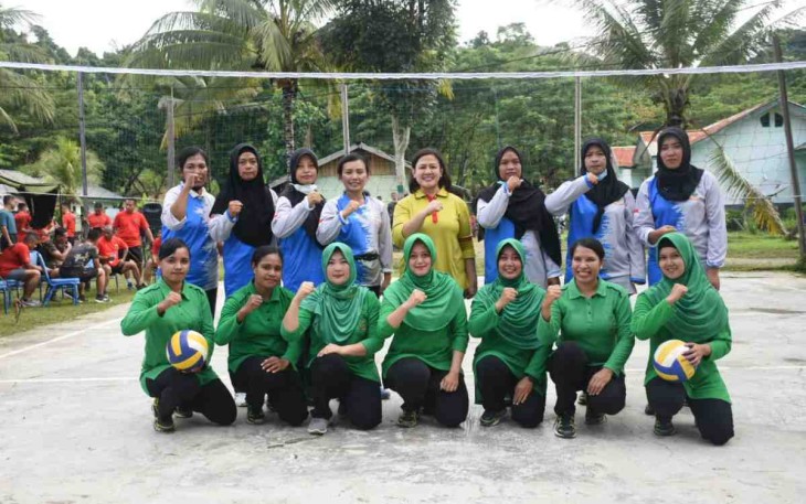 Ketua Persit KCK Daerah XVIII/Kasuari Bangun Kedekatan Dengan Olahraga 