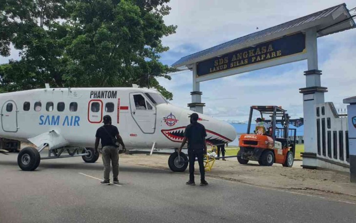 SD Angkasa Lanud Silas Papare Menerima Hibah Pesawat Terbang