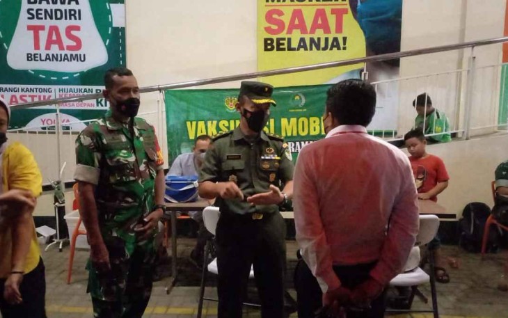Mobile Vaksin Kodim Indramayu Sasar Pengunjung Toserba Yogya