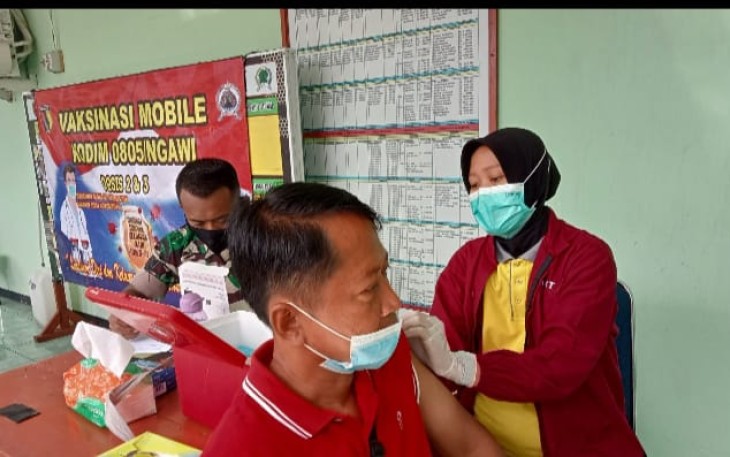 Percepat Capaian Vaksinasi Kodim Ngawi Gelar Vaksinasi Mobile