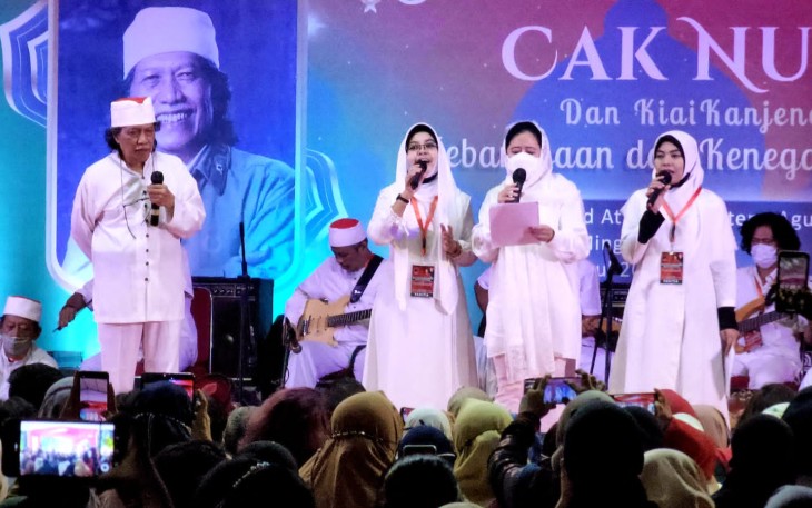 Sinau Bareng Cak Nun Berlangsung Meriah, Lagu Nasional dan Daerah Dilantunkan
