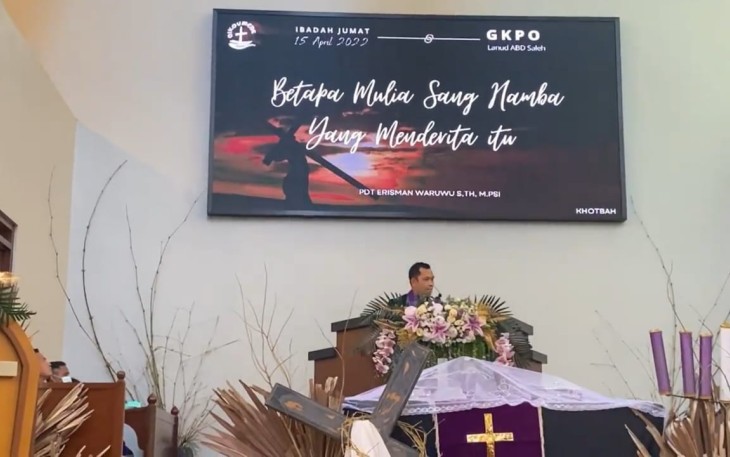 Ibadah Jumat Agung di Lanud Abd Saleh