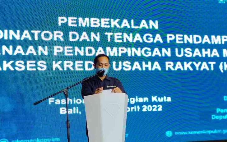 Muhammad Subhan KemenkopUkm berikan pelatihan tenaga pendamping KUR di Bali, Rabu (20/4/22) 