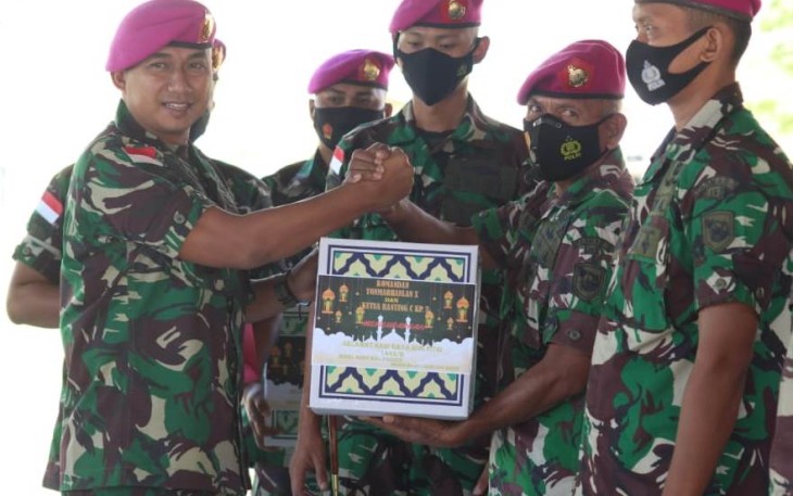 Danyonmarhanlan X berikan bingkisan lebaran untuk prajuritnya. Selasa (26/4/2022)