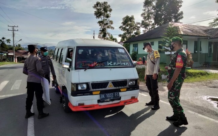 Operasi yustisi protokol kesehatan kepada pemudik di kecamatan Salak. Rabu (04/05/2022) di 