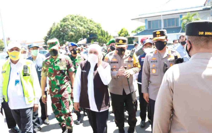 Kapolresta Banyuwangi saat memberikan situasi di pelabuhan Ketapang. Sabtu (07/05/2022) 