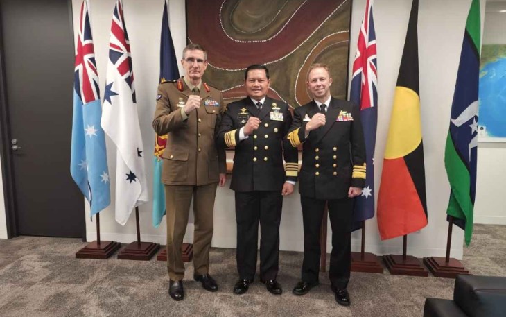 Foto bersama Kasal saat di Russel Office Canberra Australia. Jum'at (06/05/2022)