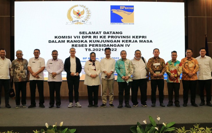 Foto bersama reses Komisi VII DPR RI Bidang ESDM, Perindustrian dan BRIN di Kantor BP Batam, Rabu (11/5/2022)