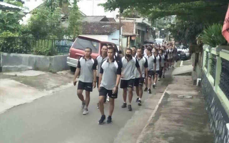 Anggota Korem 073/Mkt olah raga untuk menjaga kebugaran 