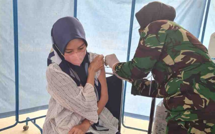 Percepatan vaksinasi masyarakat di lanud Supadio. Kamis (12/05/2022)