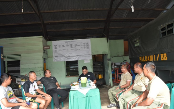 Danrem 023/KS saat berkumpul bersama anggota Denpal 1/2 Sibolga. Jum'at (13/05/2022)