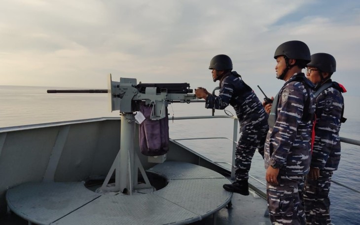 Prajurit KRI Banjarmasin-592 latihan penembakan. Sabtu (14/05/2022)