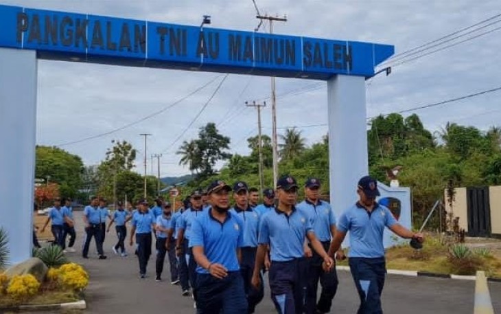 Olahraga bersama dan orientasi lingkungan prajurit Lanud MUS. Selasa (17/05/2022)