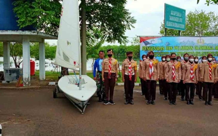 Sailing Camp di pantai Tanjung Pasir Tangsel, Banten