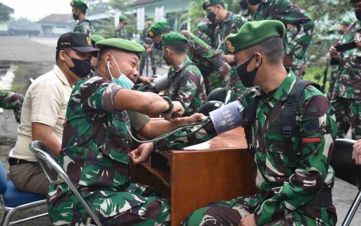 Rutinitas pengecekan kesehatan prajurit Korem 071/Wijayakusuma 