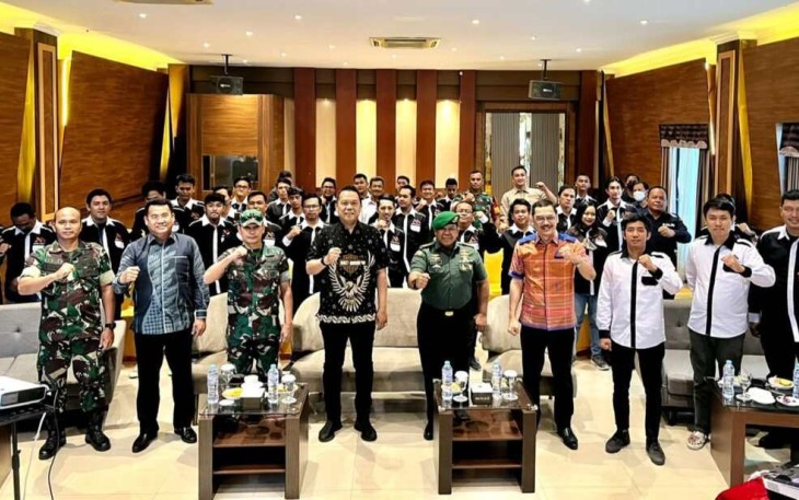 Foto bersama saat muswil AMSINDO di hotel Diamond Samarinda 