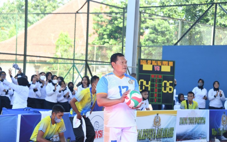 Kasal saat membuka Open Tournament Bola Voli Putri Kasal Cup di Jakarta 