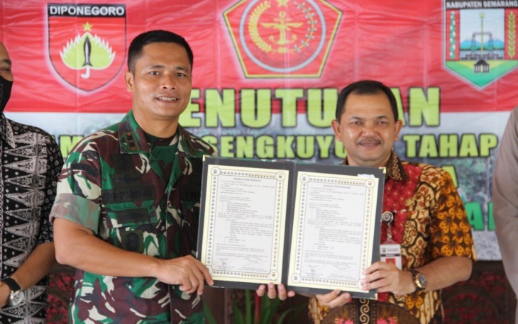 Dandim Salatiga secara resmi menutup pelaksanaan TMMD di 2 tempat