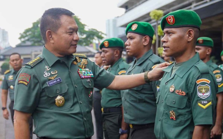 Kasad saat memberikan motivasi peserta Bintara Otsus di Mabesad