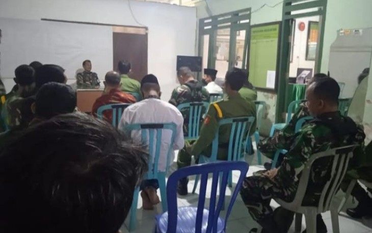 Pembekalan anggota Linmas tingkatkan SDM di aula Koramil 01/Pacitan