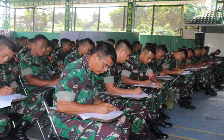 Prajurit Yonif 611/Awang Long saat Pembekalan MTT PPKM TNI-AD 