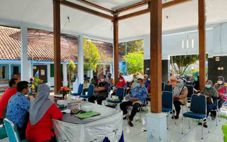 Serda Januri saat menghadiri verifikasi STBM di Kelurahan Ngegong 