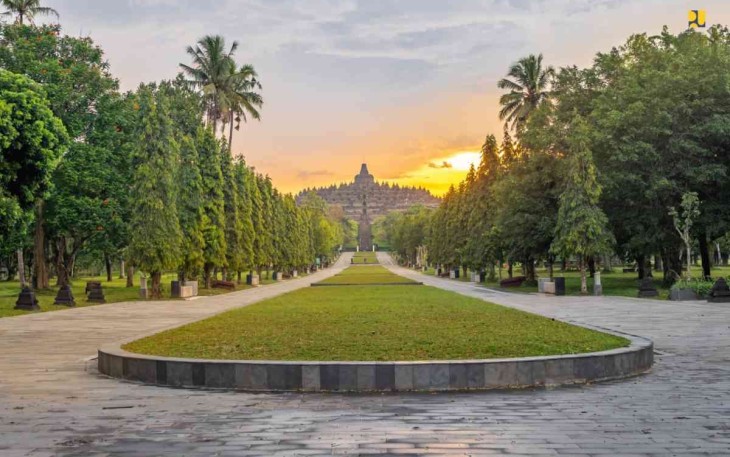 Destinasi wisata prioritas situs warisan budaya dunia candi Borobudur Muntilan Jawa Tengah