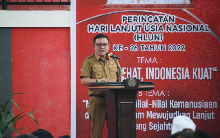 Walikota Bitung Maurits Mantiri saat memberikan sambutan