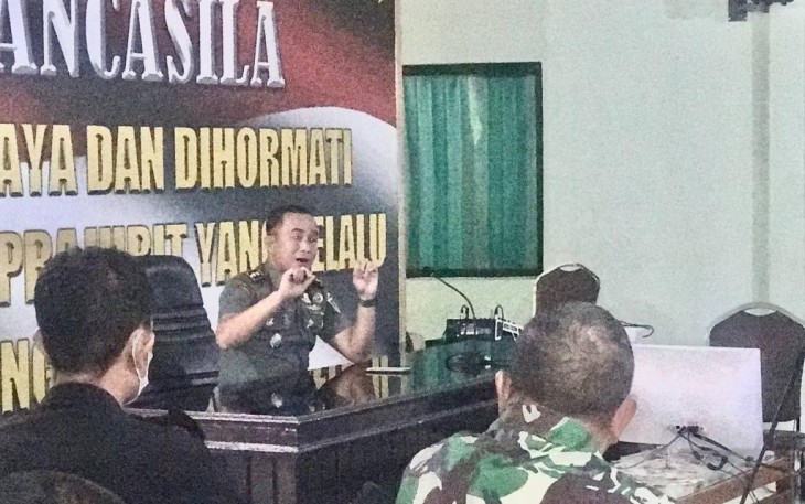 Dandim 1310/Bitung Letkol Arm Yoki Efriandi. M.Han saat memimpin jam komandan